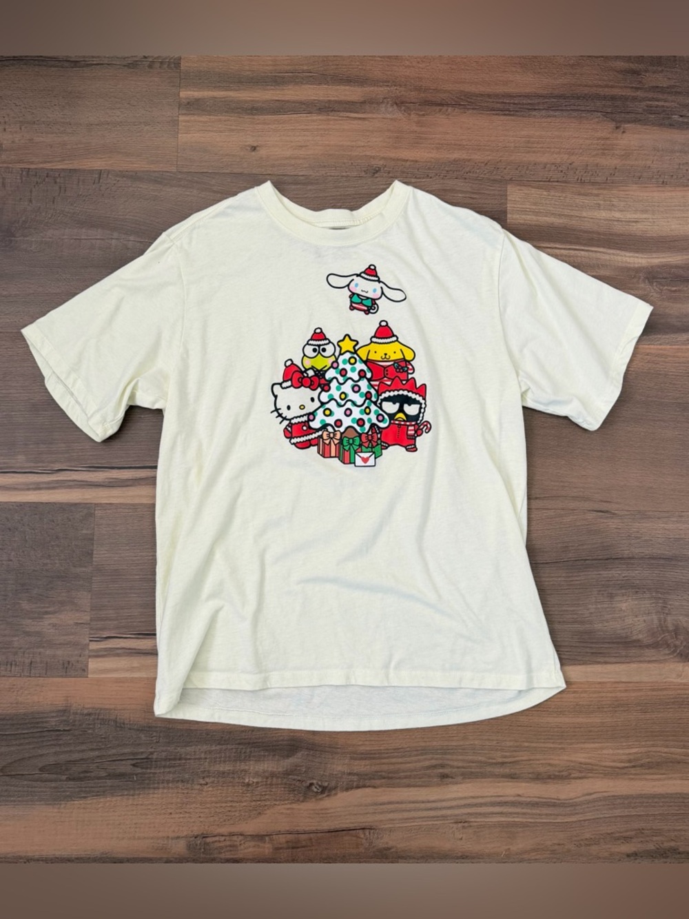 Sanrio Hello Kitty & Friends Women's Christmas Tee - Cream - Size Large